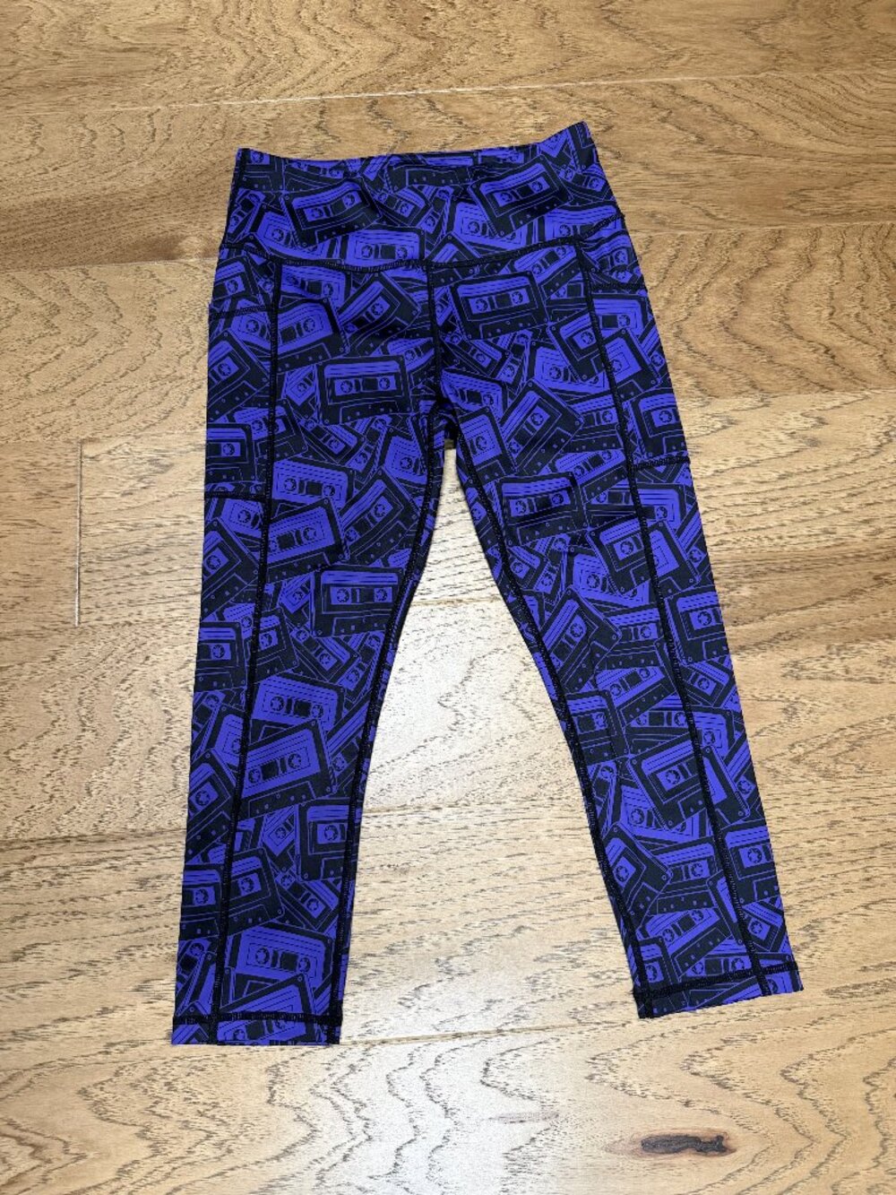 Cvg 80's Mixtape Capri Leggings Small